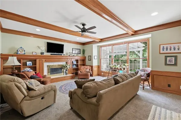 10467 W 131st ST, Overland Park, KS 66213