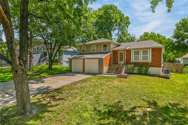 13011 S Trenton ST, Olathe, KS 66062