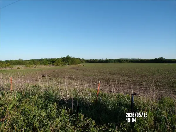 1076 Xavier RD, Mapleton, KS 66754