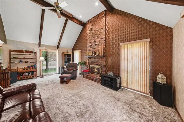401 N Adams ST, Raymore, MO 64083