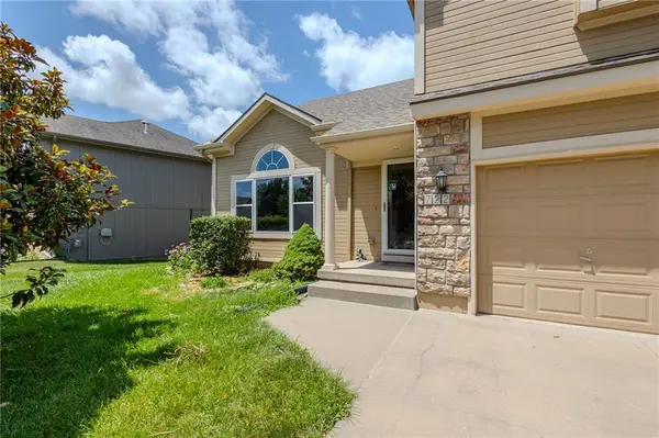 722 Garnes ST, Raymore, MO 64083