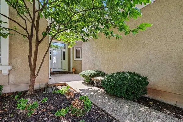 9428 W 123rd ST, Overland Park, KS 66213
