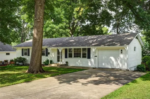 8812 Lowell AVE, Overland Park, KS 66212