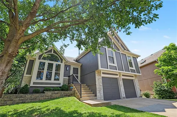 21805 W 52nd TER, Shawnee, KS 66226