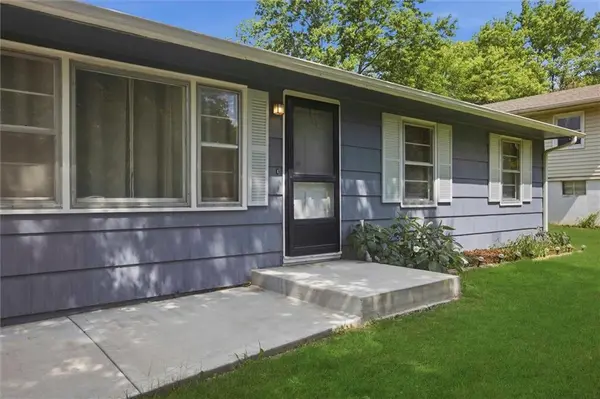 2500 Hillside DR, Harrisonville, MO 64701