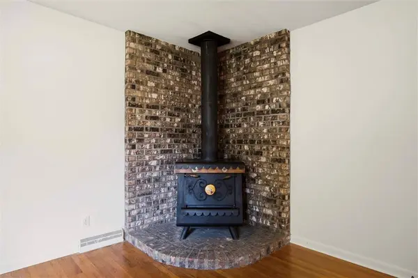 2500 Hillside DR, Harrisonville, MO 64701