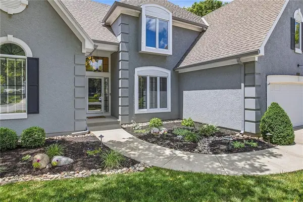 20305 W 98th ST, Lenexa, KS 66220