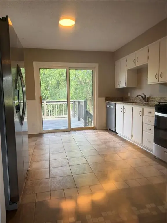 1809 N Jennings RD, Independence, MO 64058
