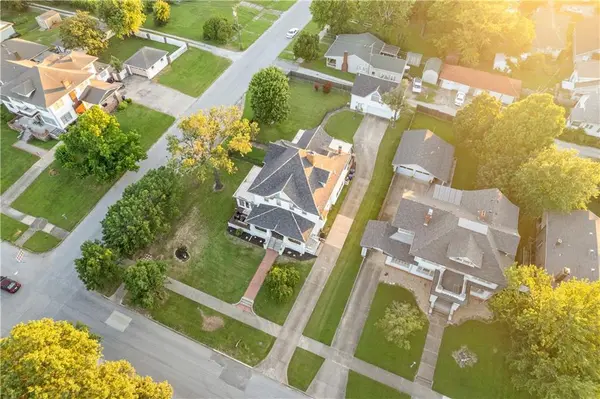 512 Willow ST, Coffeyville, KS 67337