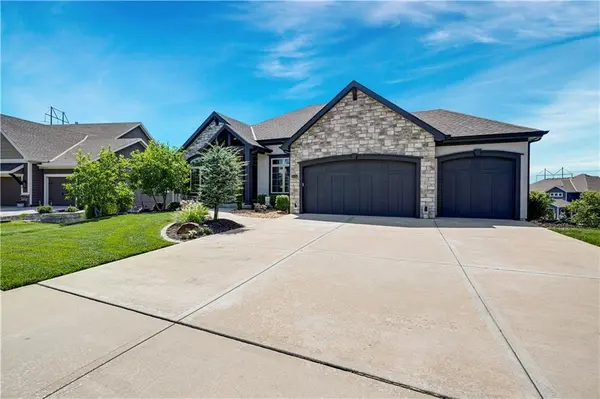 25005 W 114th ST, Olathe, KS 66061