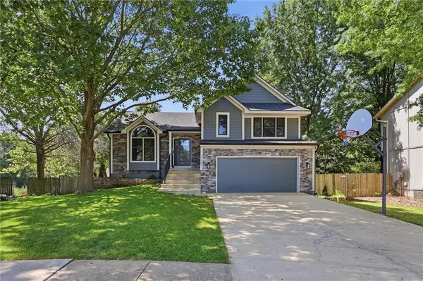 12407 S Alcan ST, Olathe, KS 66062