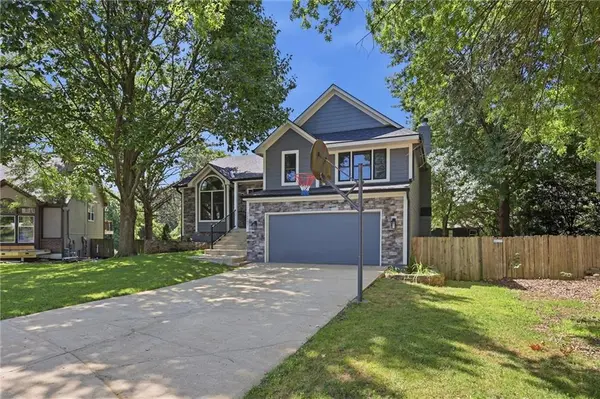 12407 S Alcan ST, Olathe, KS 66062