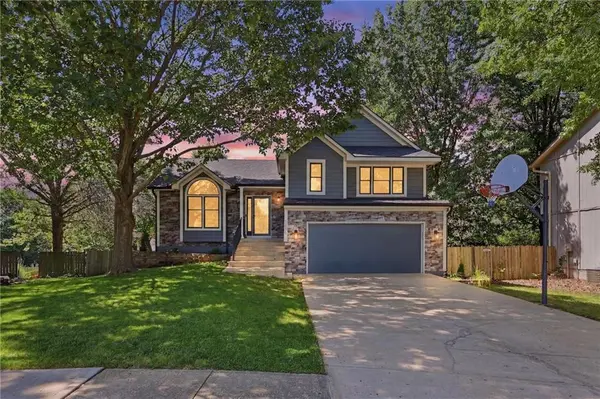 12407 S Alcan ST, Olathe, KS 66062