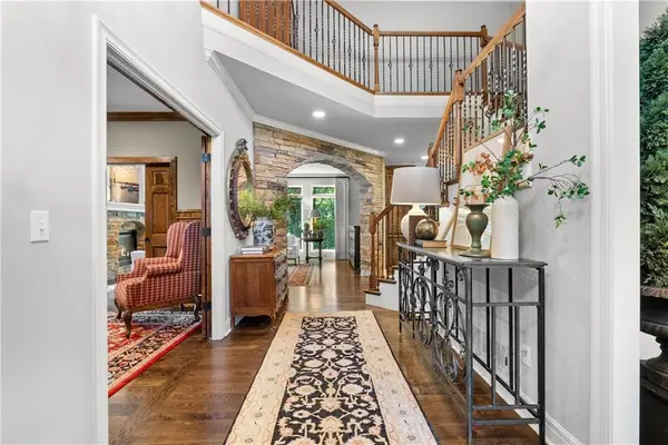 301 NW Rockhill CIR, Lee's Summit, MO 64081