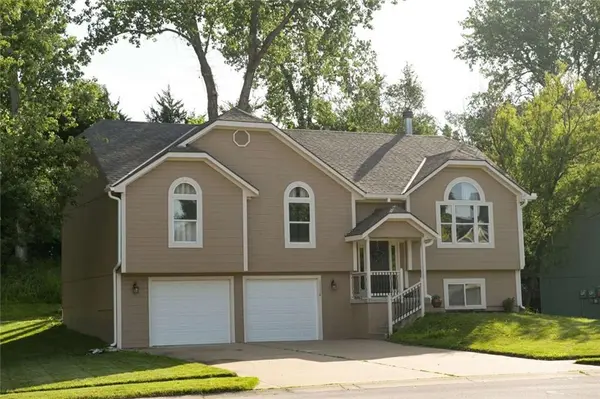 11116 NW 55th ST, Parkville, MO 64152