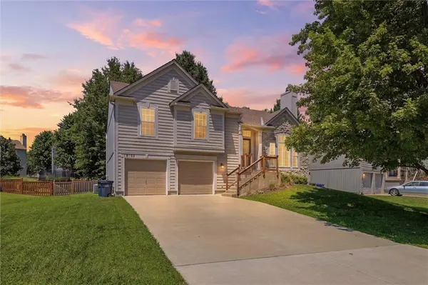 15152 W 157th TER, Olathe, KS 66062