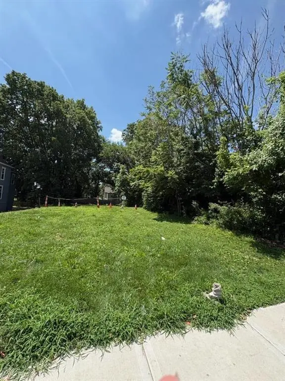 3319 E 9th ST, Kansas City, MO 64124