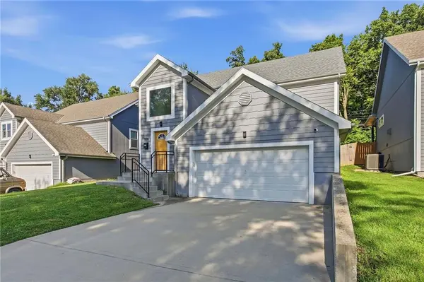 9110 Grand AVE, Kansas City, MO 64114