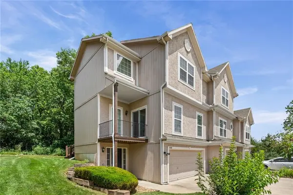 13748 Grove AVE, Bonner Springs, KS 66012
