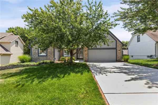 11625 S Penrose ST, Olathe, KS 66061