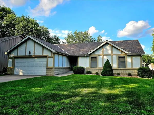 15293 Conser ST, Overland Park, KS 66223