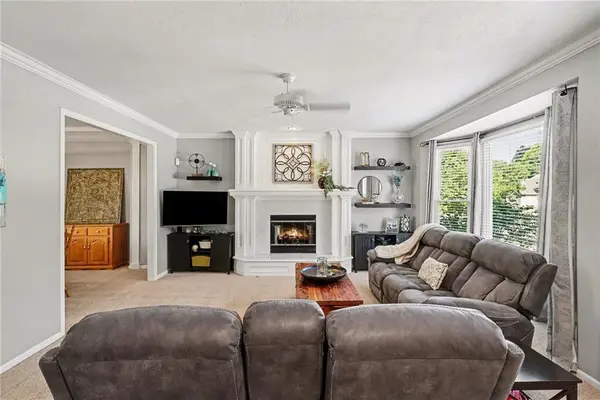 15249 W 139th TER, Olathe, KS 66062