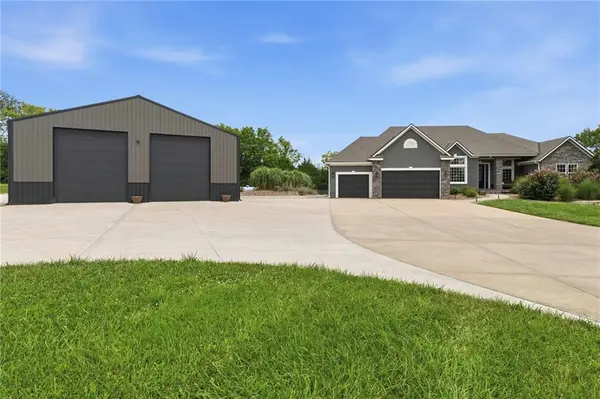 19011 192nd TER, Pleasant Hill, MO 64080