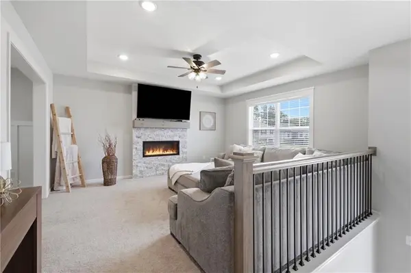 900 NW Crestwood DR, Grain Valley, MO 64029