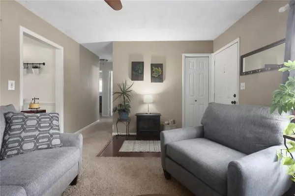8001 Reeds RD, Prairie Village, KS 66208