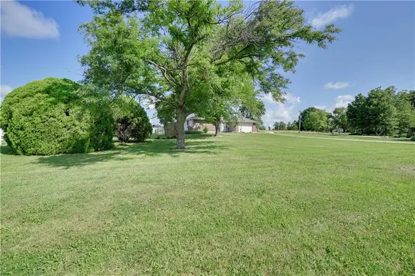 22284 Rosewood ST, Bucyrus, KS 66013
