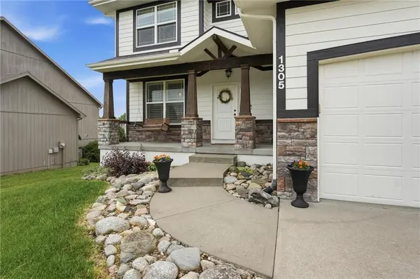 1305 NE 107th ST, Kansas City, MO 64155