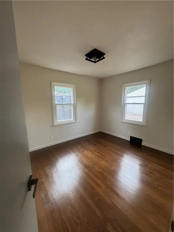 1000 W 27th ST, Independence, MO 64052