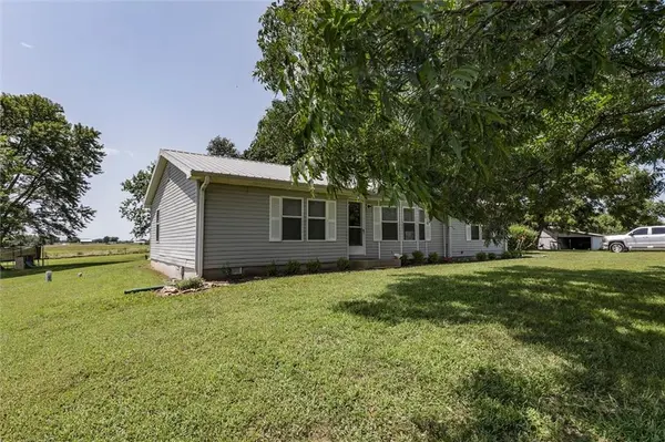 9009 NW County Road 2002 RD,  Amoret,  MO 64722