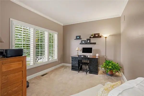 2901 W 144th TER, Leawood, KS 66224