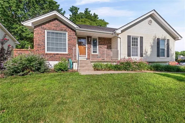 5836 N Indiana AVE, Gladstone, MO 64119