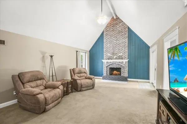 3105 NE 71st ST, Gladstone, MO 64119