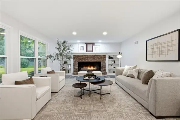 8117 Granada RD, Prairie Village, KS 66208