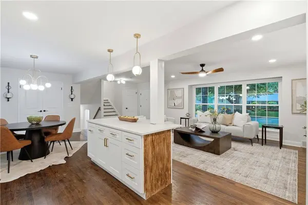 8117 Granada RD, Prairie Village, KS 66208