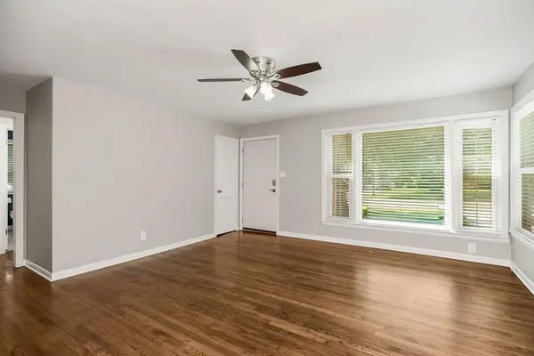 7433 Lamar AVE, Overland Park, KS 66204