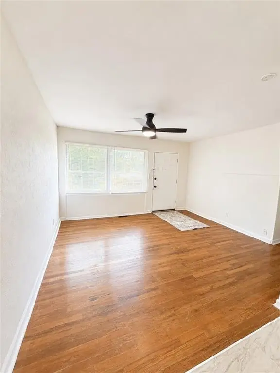 7606 E 50th TER, Kansas City, MO 64129