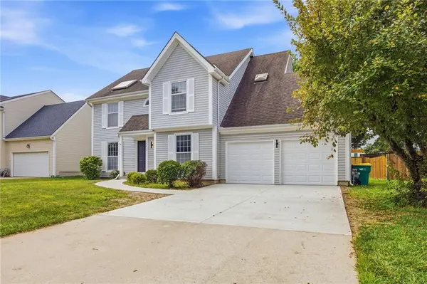 15417 W 94th TER, Lenexa, KS 66219