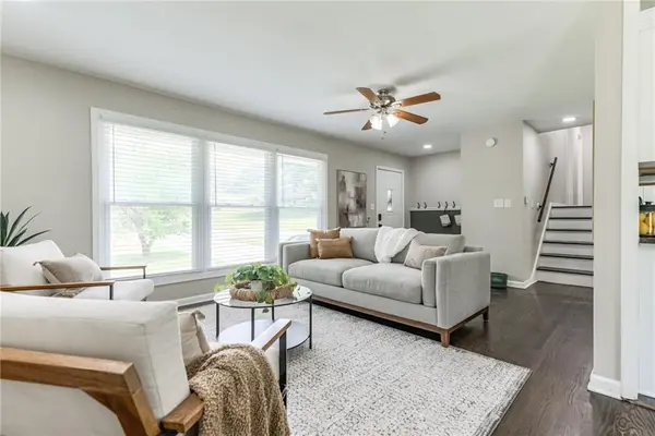 6502 N Main ST, Gladstone, MO 64118