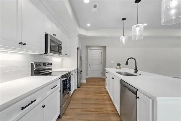 2713 S Fir TER, Eudora, KS 66025