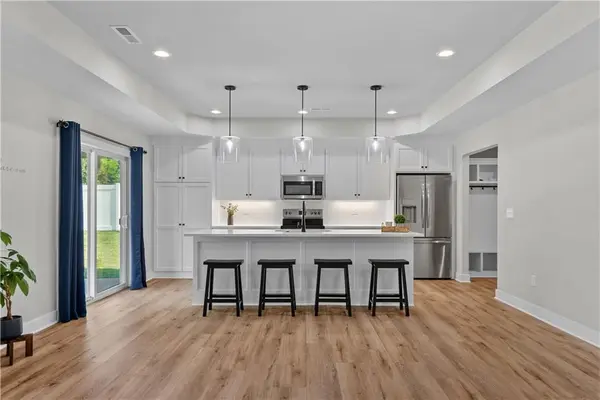 2713 S Fir TER, Eudora, KS 66025