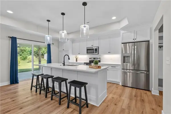 2713 S Fir TER, Eudora, KS 66025