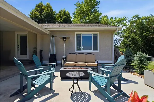 20280 Nall AVE, Stilwell, KS 66085