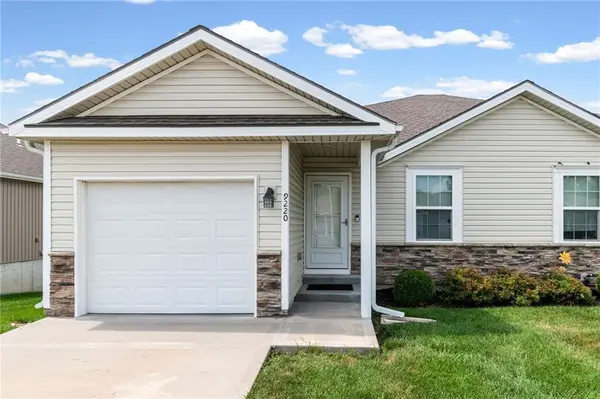 9220 N Gower AVE, Kansas City, MO 64154
