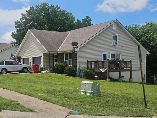 7014 Sobbie RD, Pleasant Valley, MO 64068