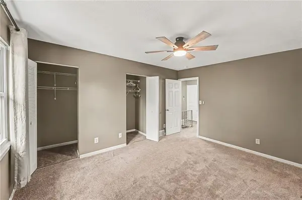 7104 NW Chapel Woods LN, Kansas City, MO 64152