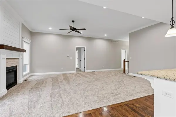 911 W 8th AVE, Kearney, MO 64060